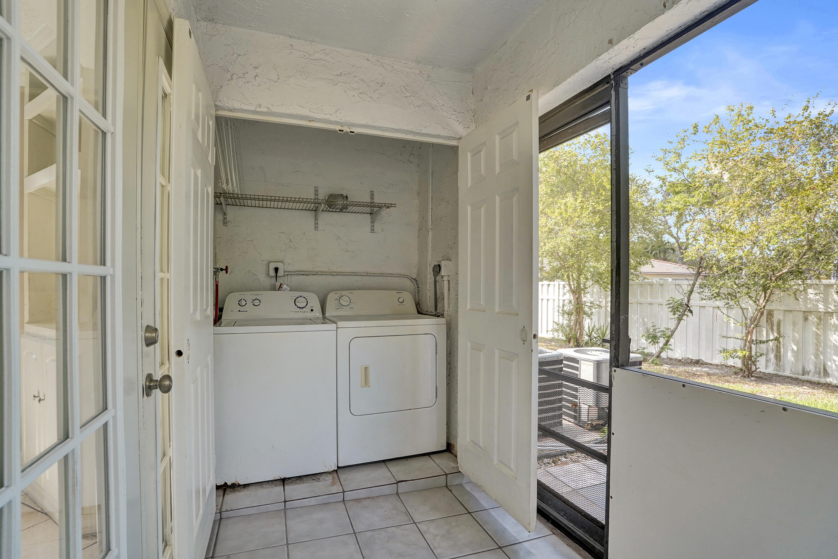 CORAL RUN CONDO - Residential Lease