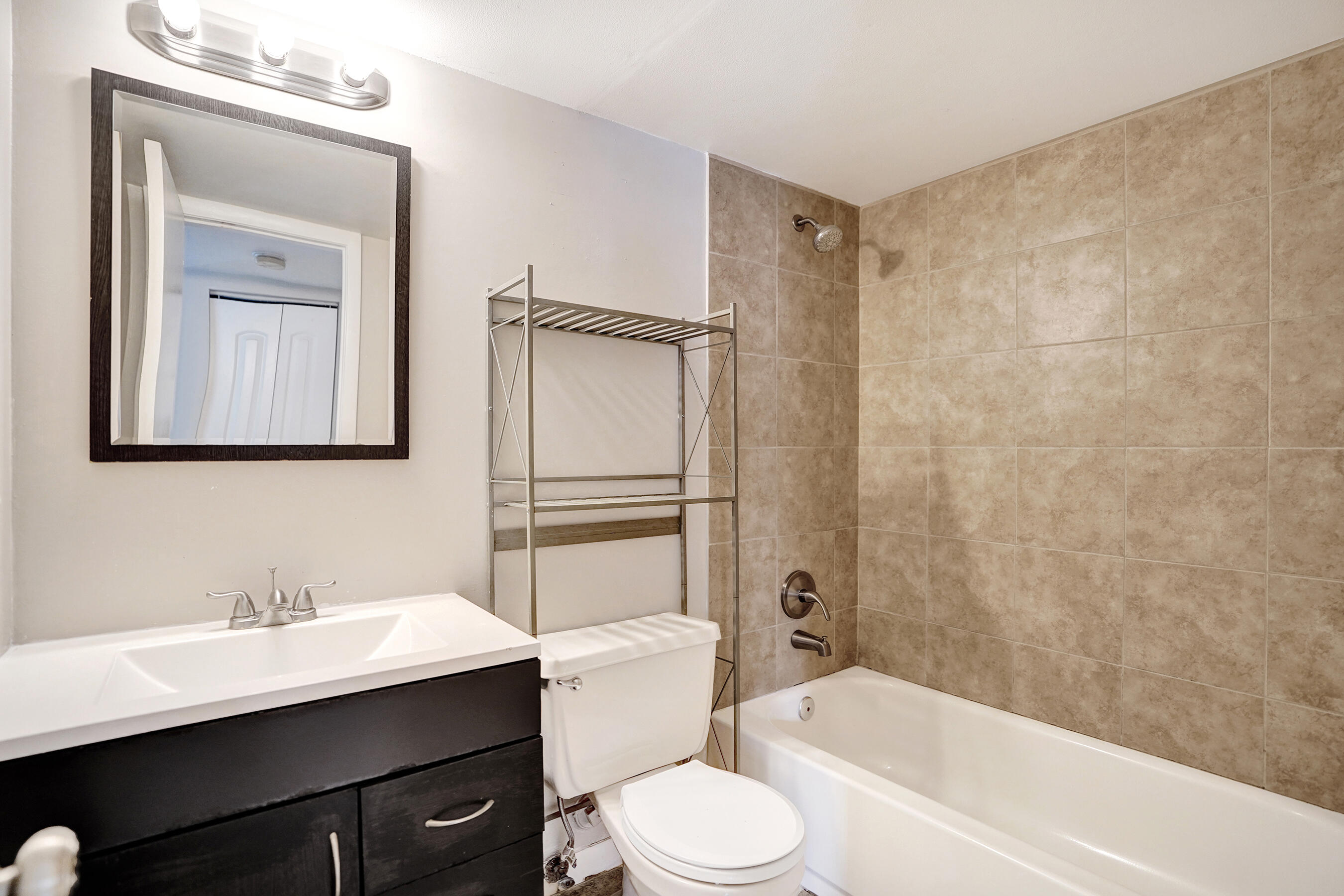 CORAL RUN CONDO - Residential Lease