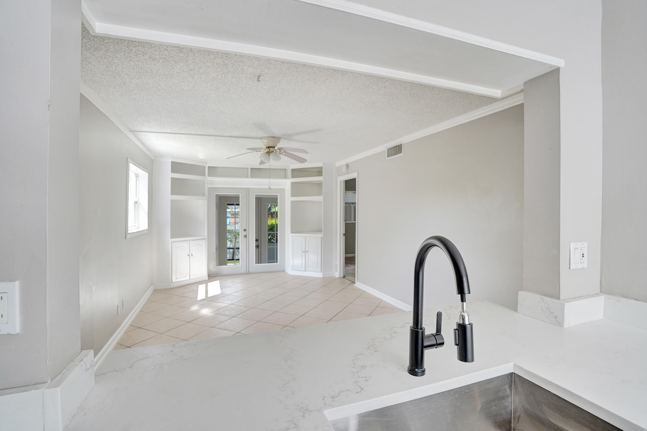 CORAL RUN CONDO - Residential Lease