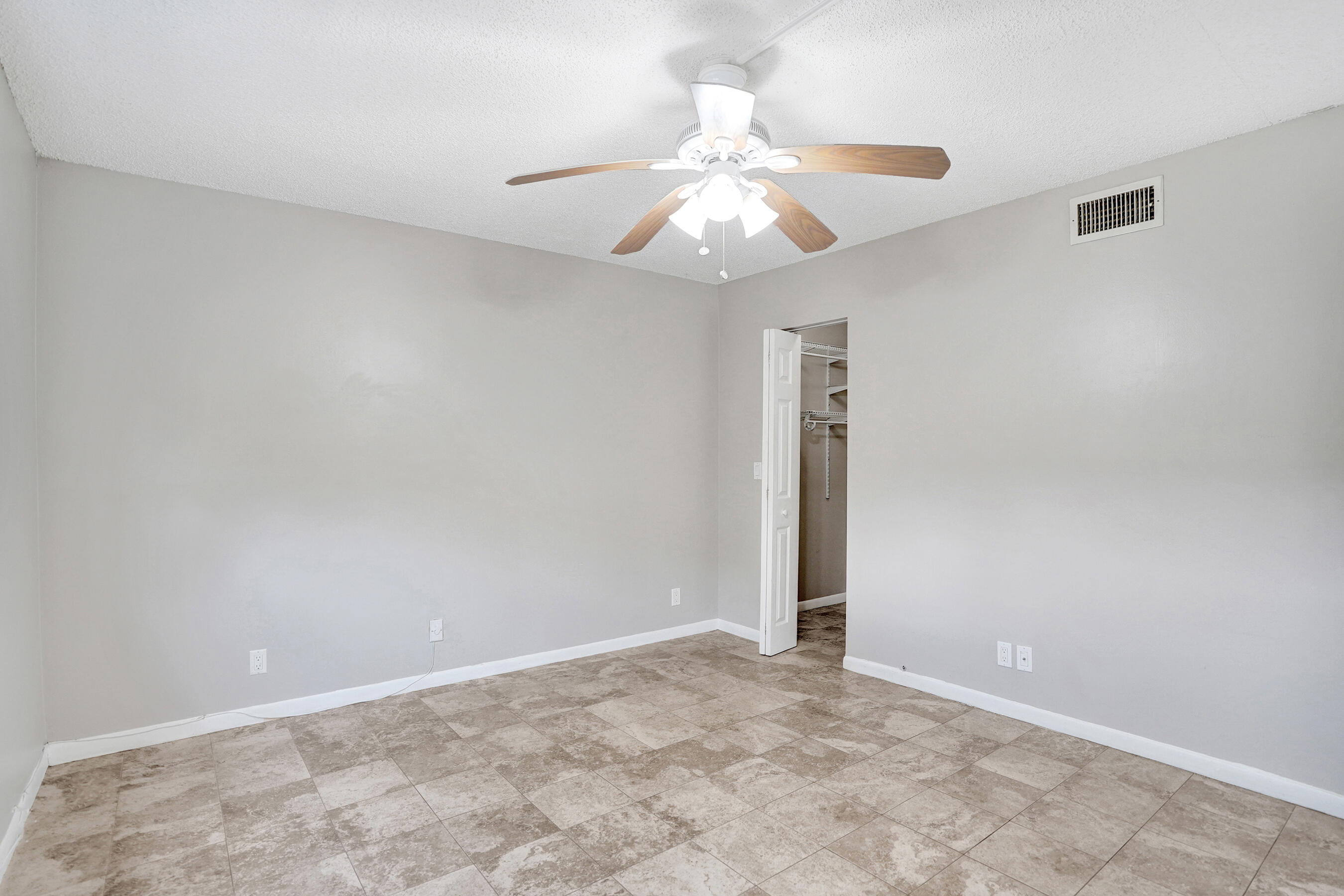 CORAL RUN CONDO - Residential Lease