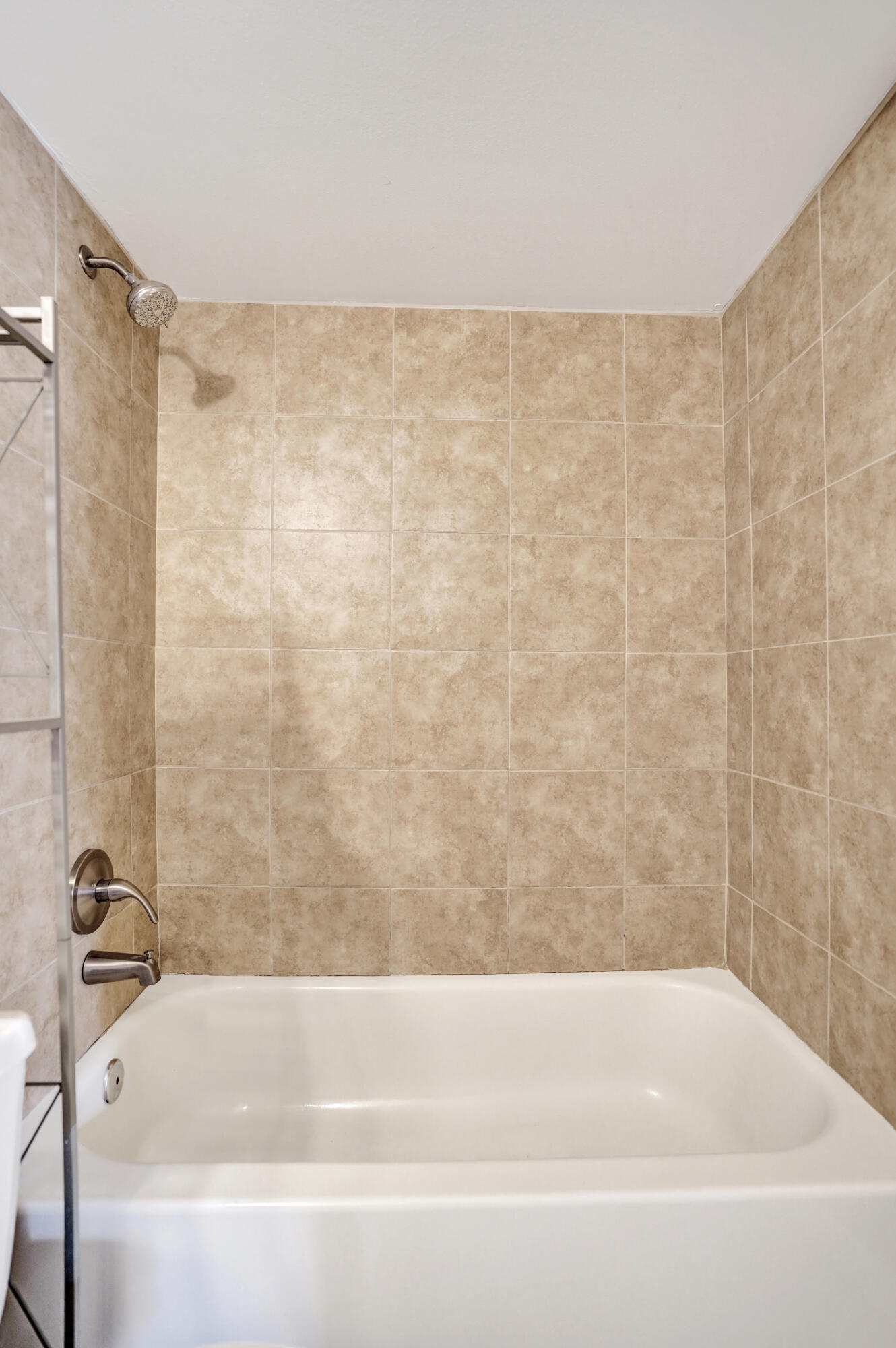 CORAL RUN CONDO - Residential Lease