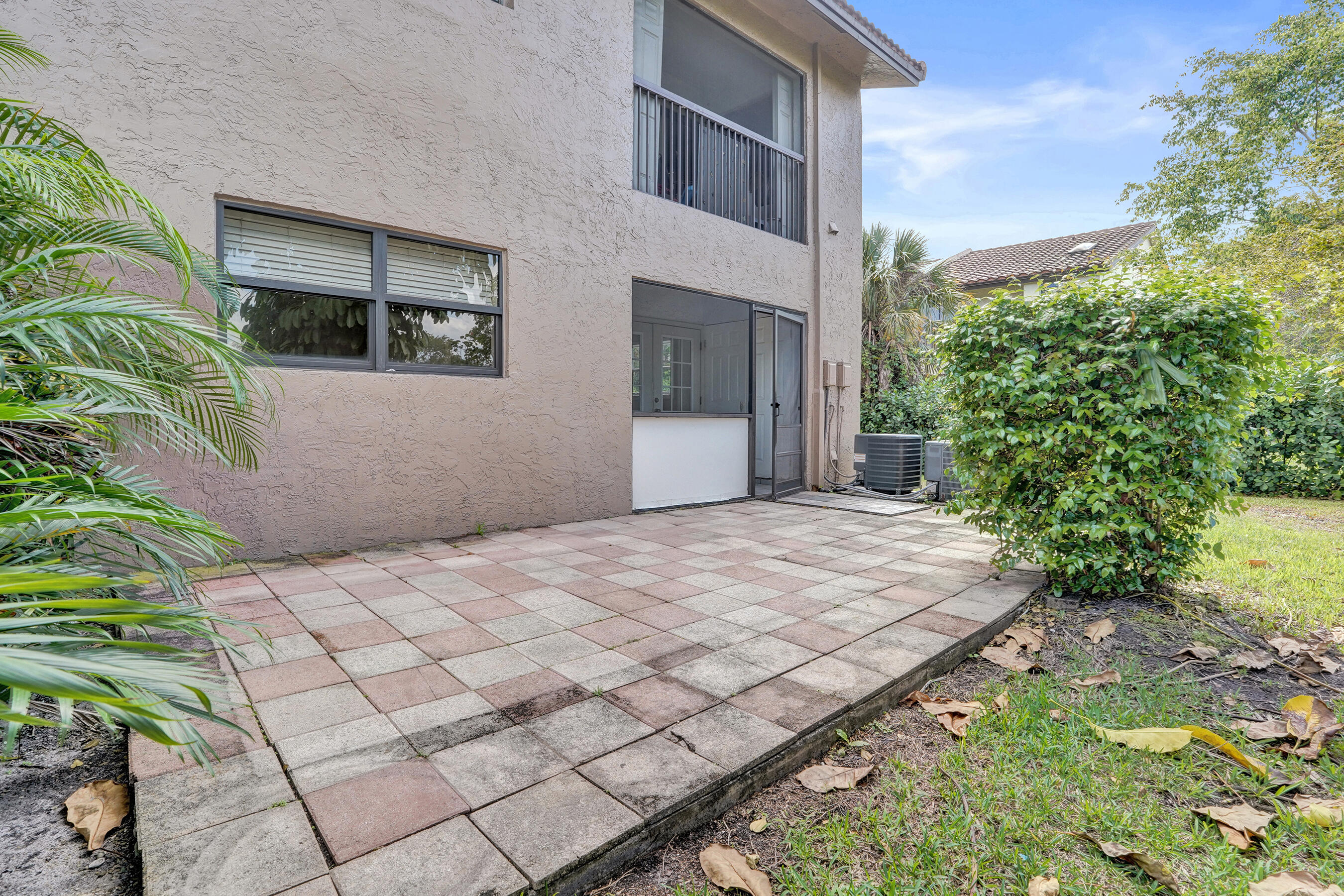 CORAL RUN CONDO - Residential Lease