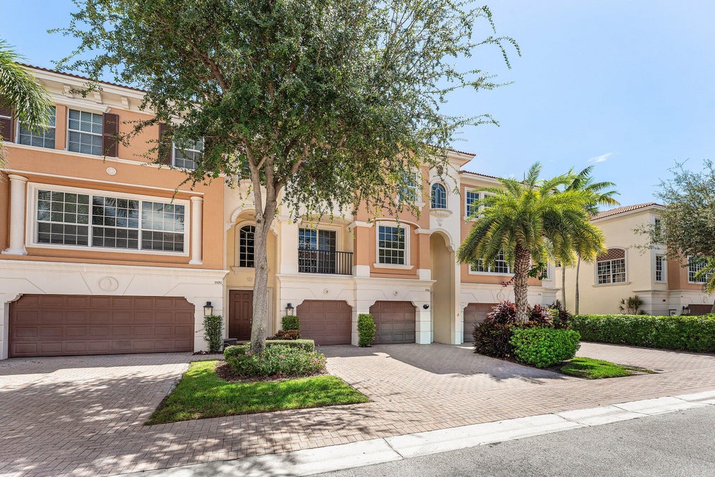 Photo of 5580 NE TRIESTE Way, Boca Raton, FL 33487 (MLS # B26077995)