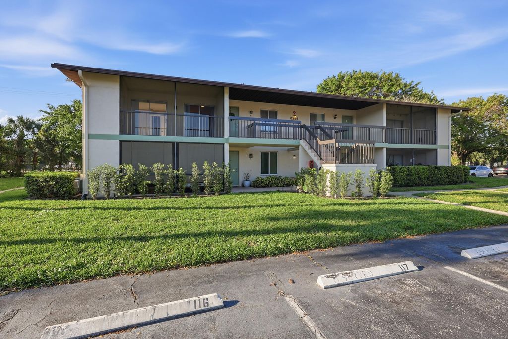 Photo of 6286 Chasewood Drive #E, Jupiter, FL 33458 (MLS # B26006452)