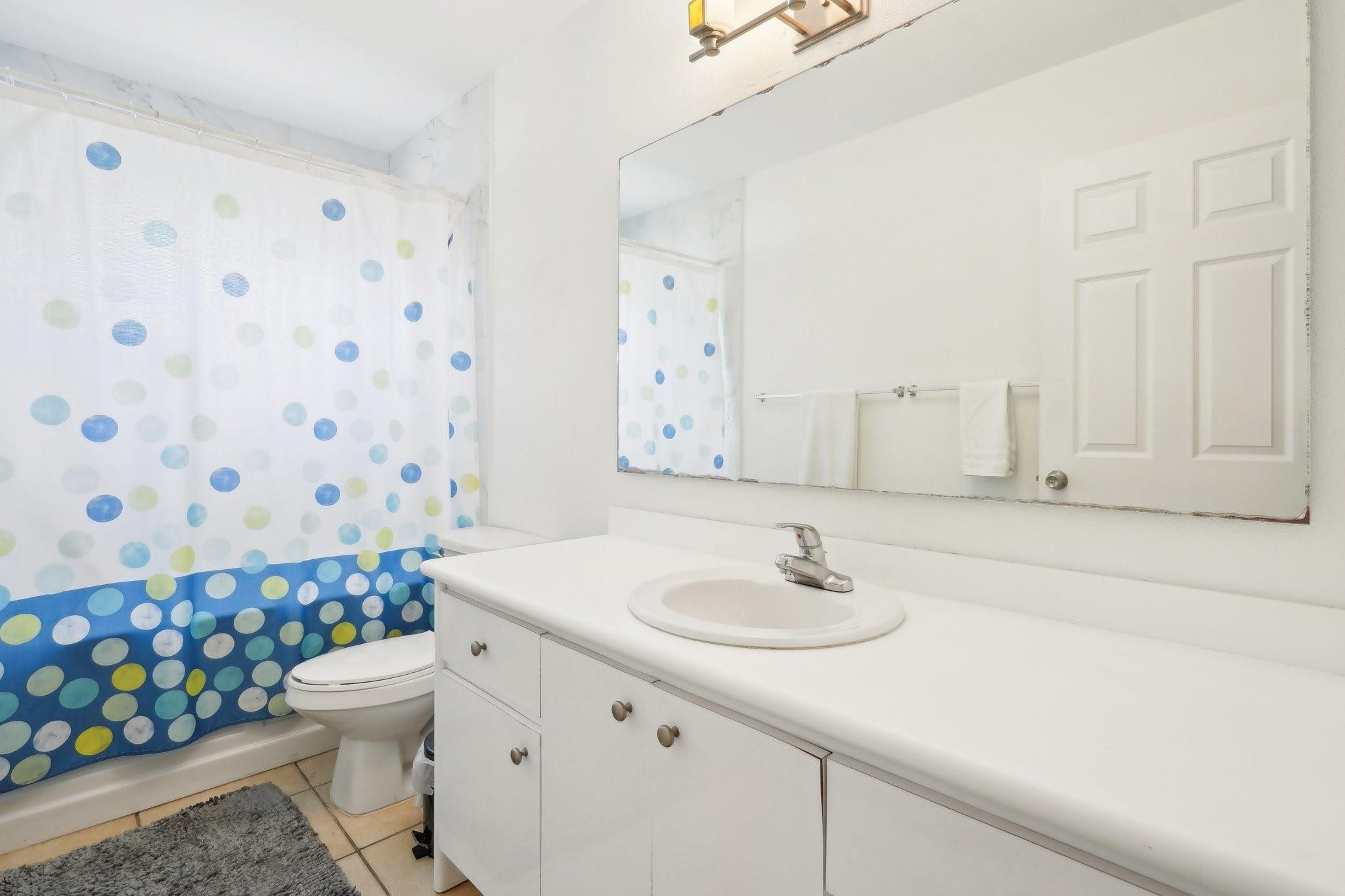 Leslie Homes 37-43 B - Residential