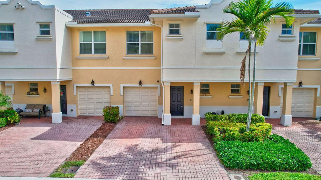 Photo of 1916 Via Sofia, Boynton Beach, FL 33426 (MLS # R11091846)