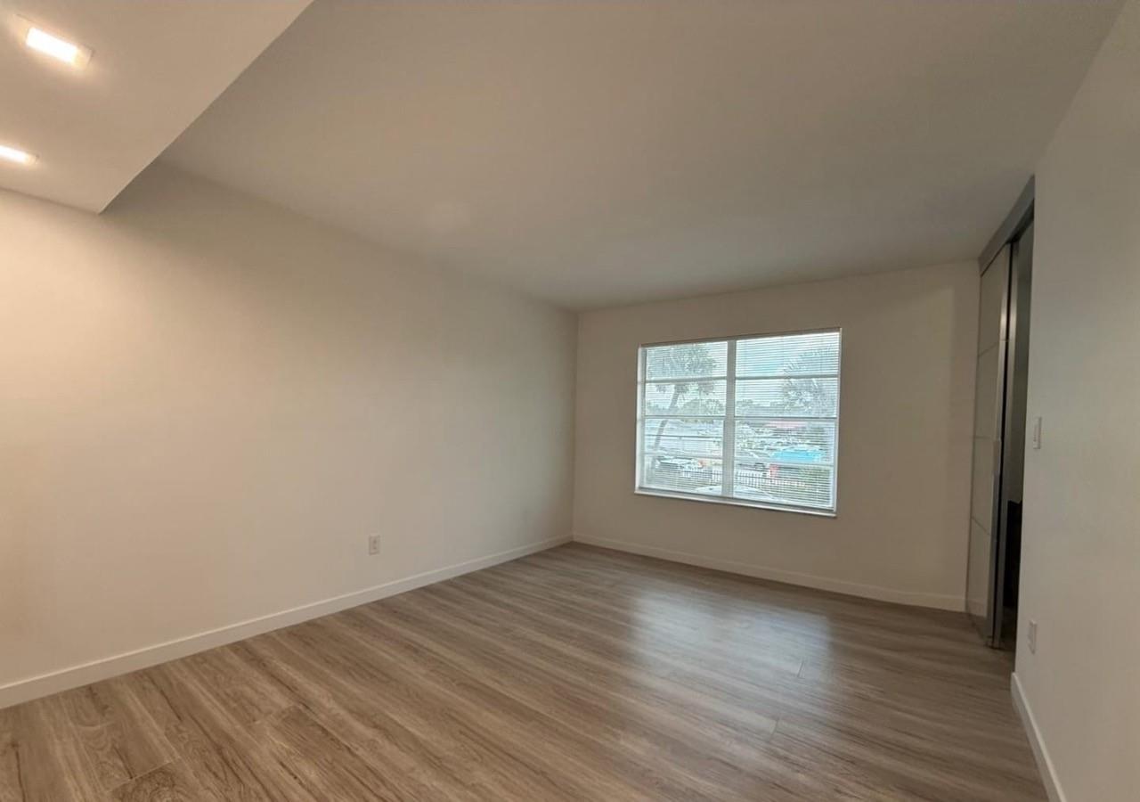 RACQUET CLUB - Residential Lease