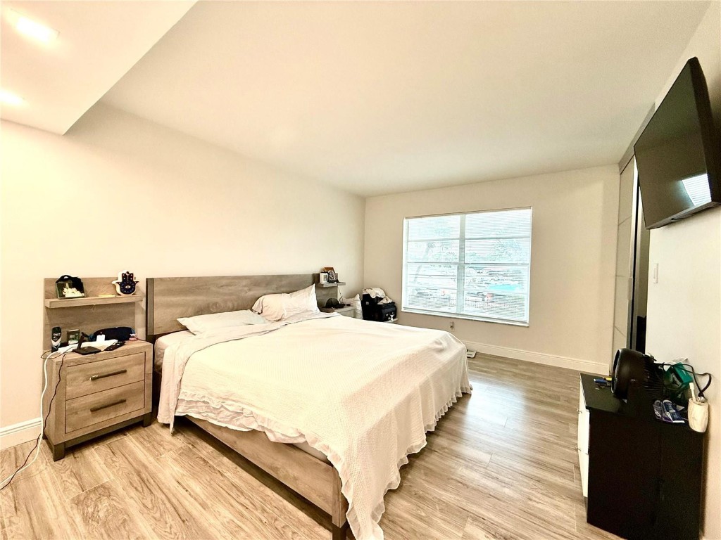 RACQUET CLUB - Residential Lease