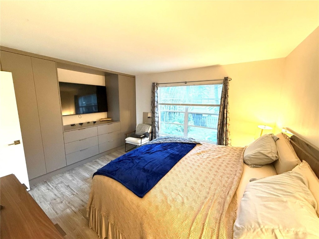 RACQUET CLUB - Residential Lease