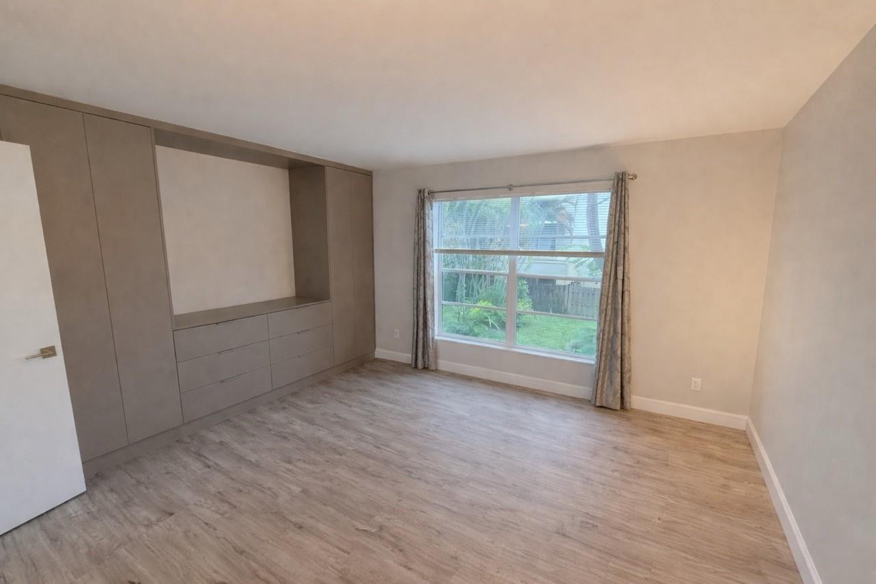 RACQUET CLUB - Residential Lease