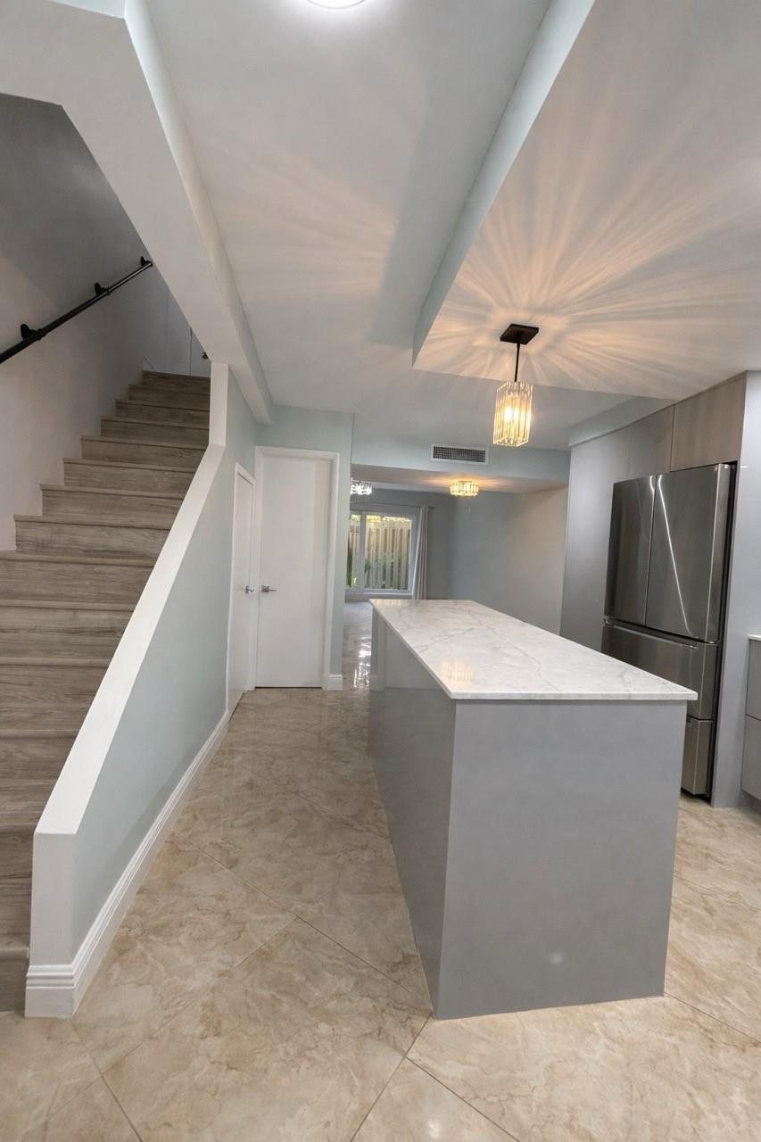 RACQUET CLUB - Residential Lease