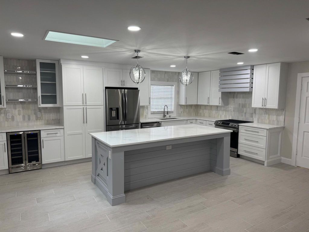 Photo of 2900 21st Lane, Vero Beach, FL 32960 (MLS # R11126837)