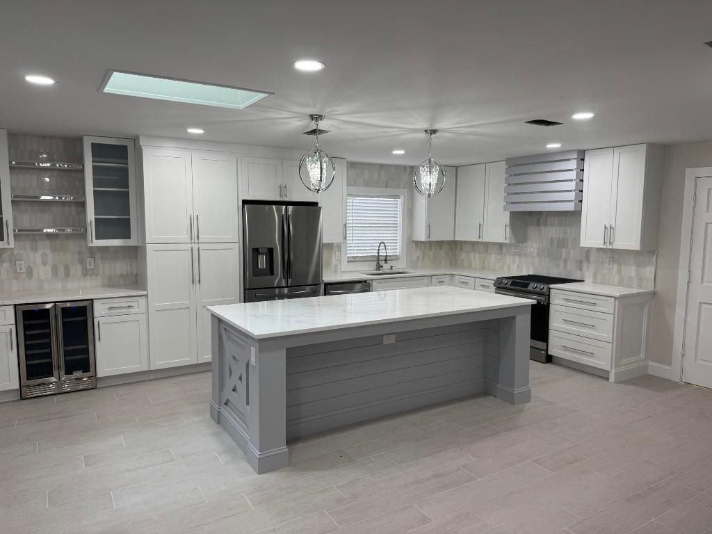 Photo of 2900 21st Lane, Vero Beach, FL 32960 (MLS # R11126837)