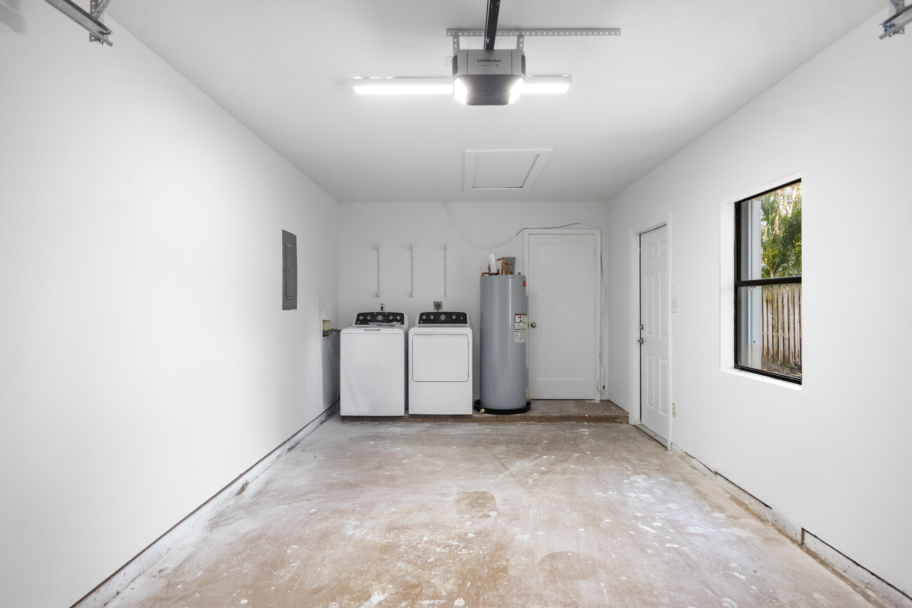 JUPITER IN THE PINES - Residential Lease