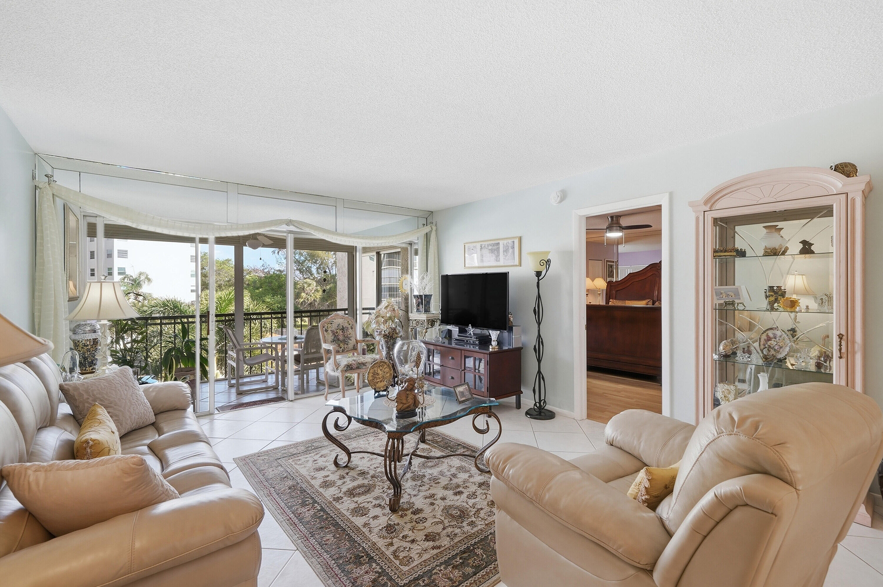 18TH HOLE AT INVERRARY CONDO - Residential