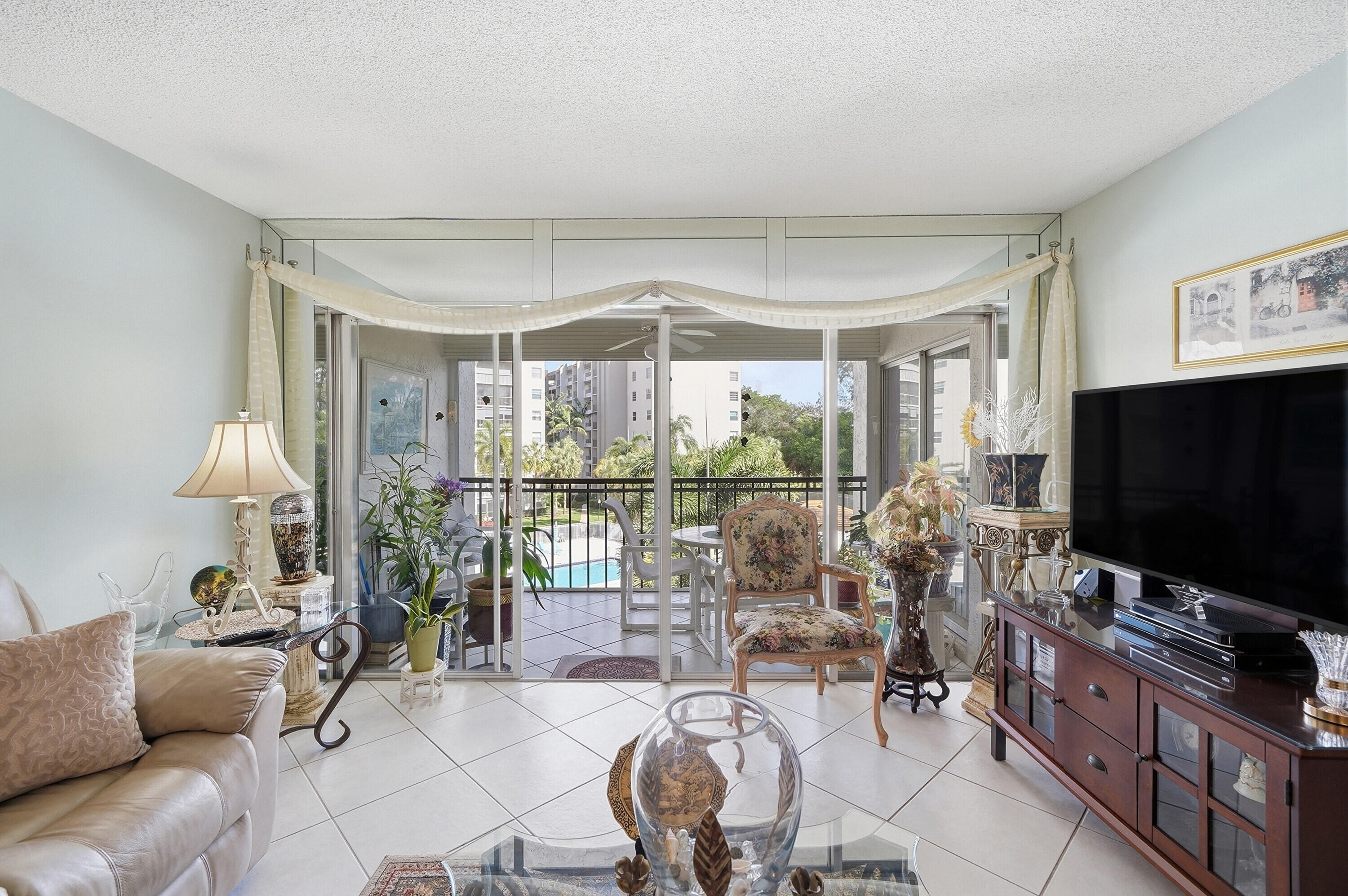 18TH HOLE AT INVERRARY CONDO - Residential