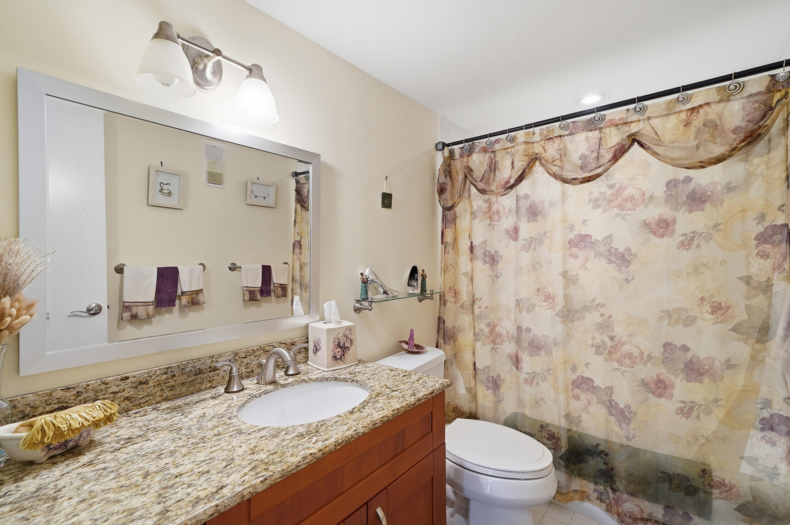 18TH HOLE AT INVERRARY CONDO - Residential