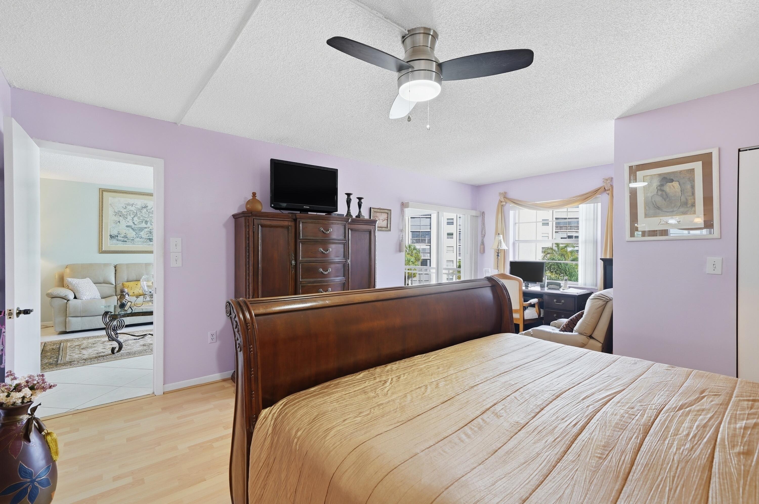 18TH HOLE AT INVERRARY CONDO - Residential