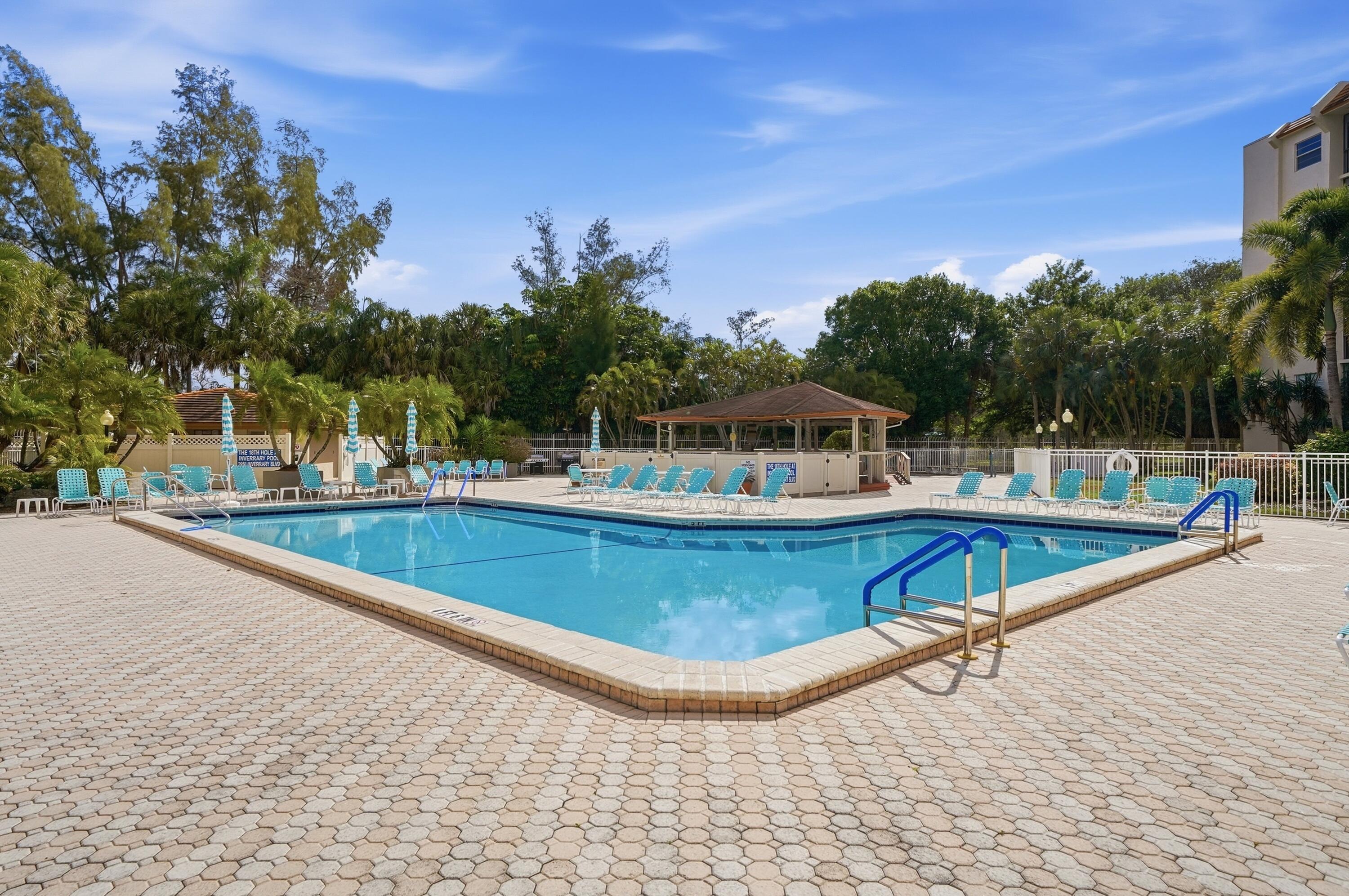 18TH HOLE AT INVERRARY CONDO - Residential