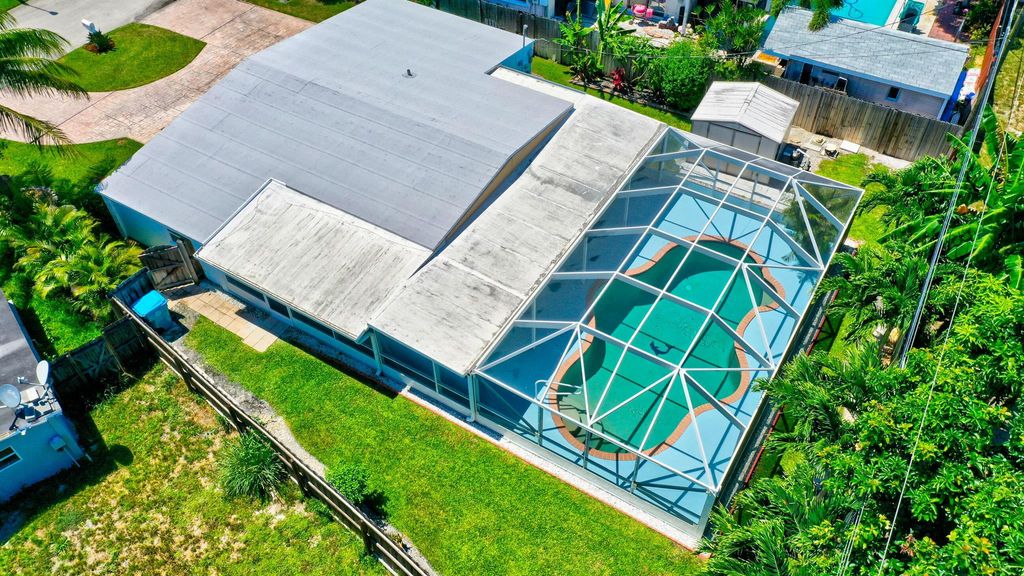 Photo of 310 Glen Arbor Terrace, Boynton Beach, FL 33426 (MLS # R11127408)