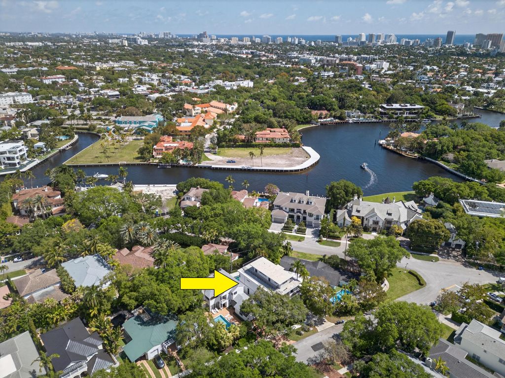 Photo of 1205 SE 5th Court, Fort Lauderdale, FL 33301 (MLS # B26009789)