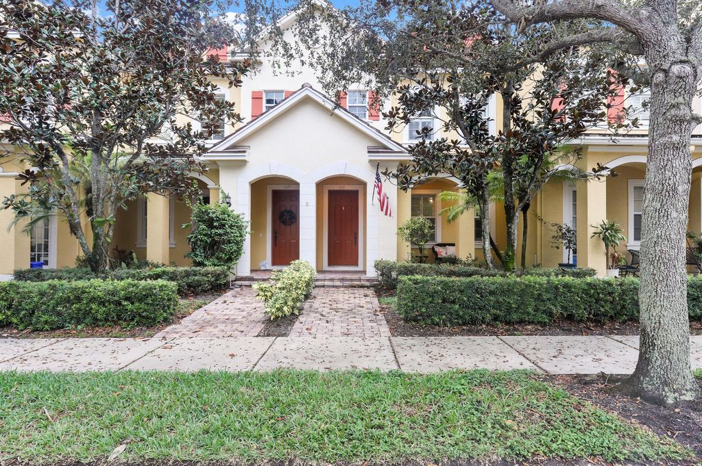 Photo of 111 Ennis Lane, Jupiter, FL 33458 (MLS # R10936301)