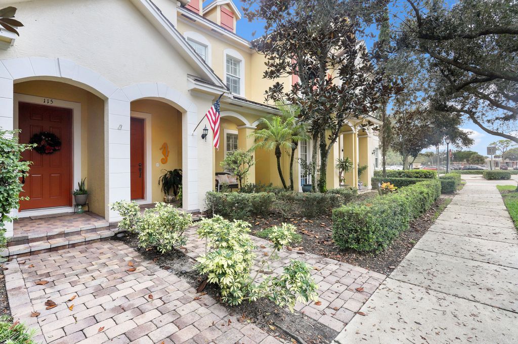 Photo of 111 Ennis Lane, Jupiter, FL 33458 (MLS # R10936301)