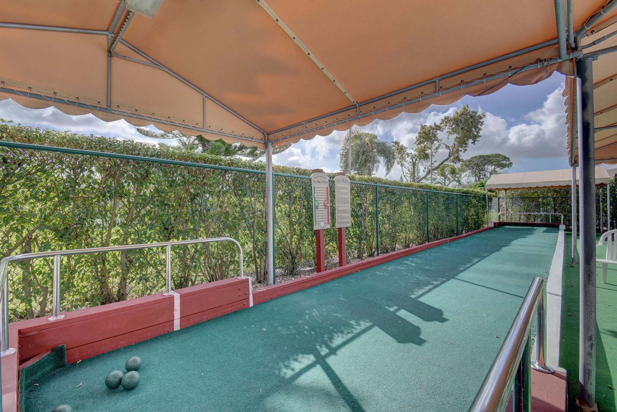 PINES OF DELRAY COND - Residential