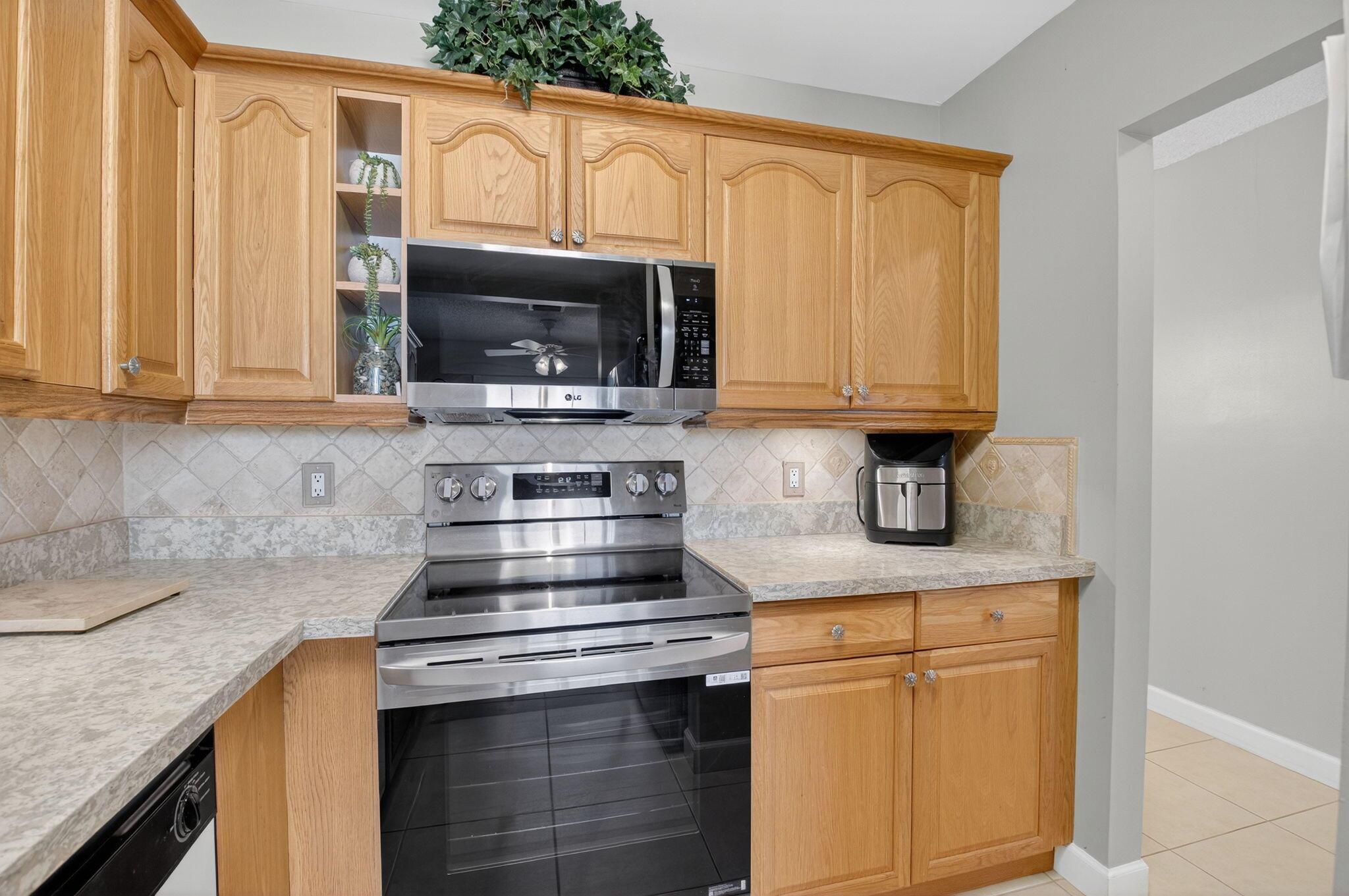 PINES OF DELRAY COND - Residential