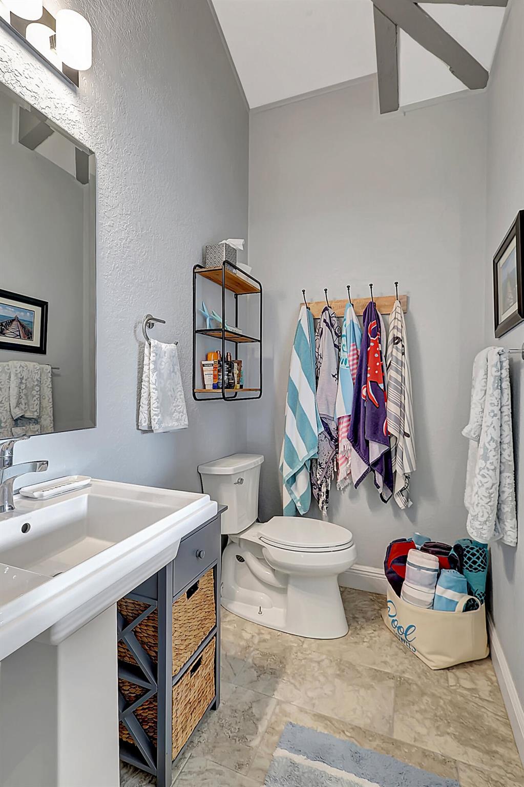 YACHT & COUNTRY CLUB OF S - Residential Lease