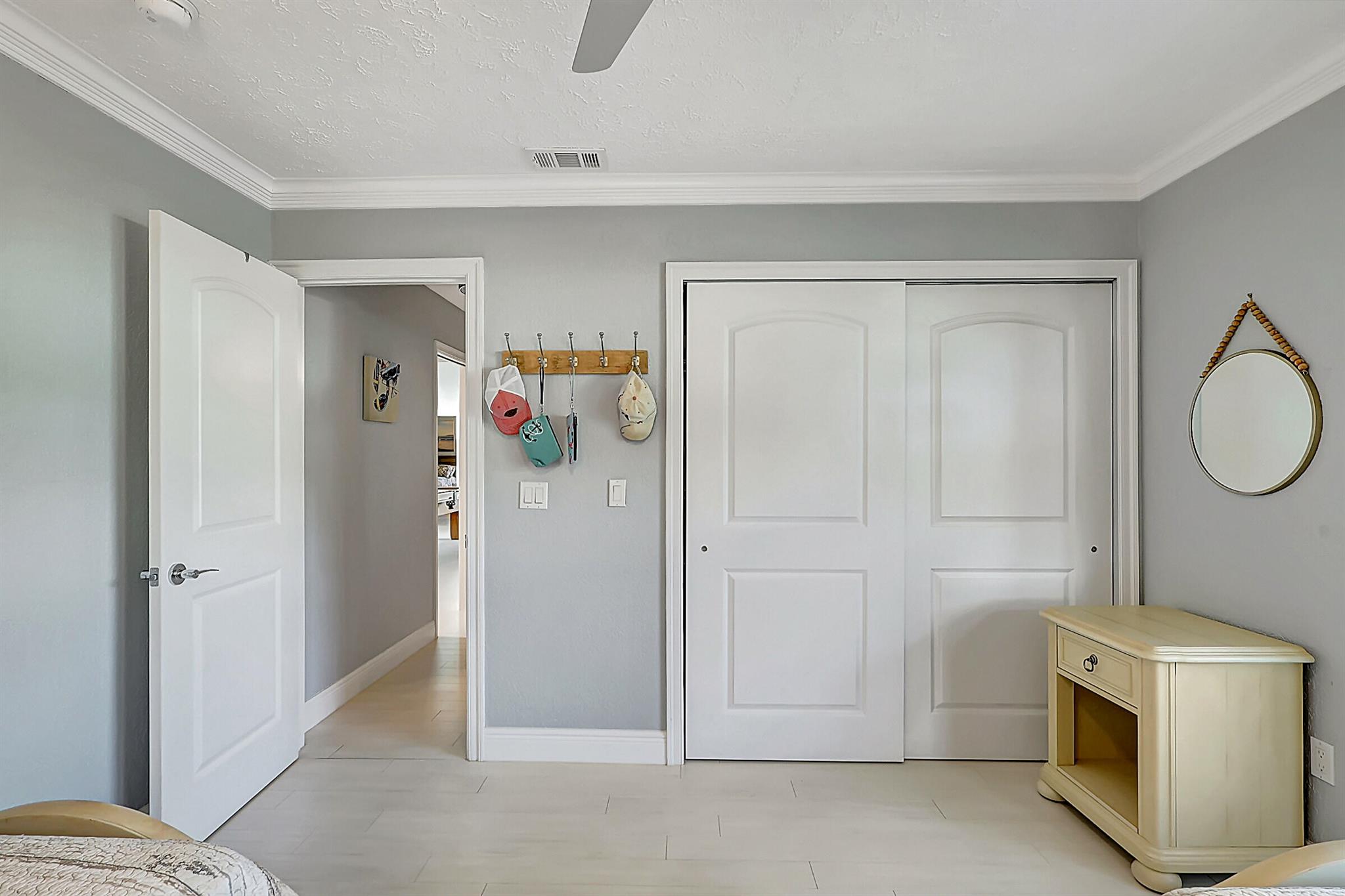 YACHT & COUNTRY CLUB OF S - Residential Lease