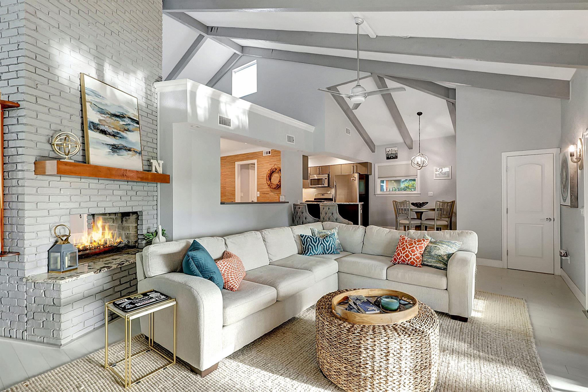 YACHT & COUNTRY CLUB OF S - Residential Lease