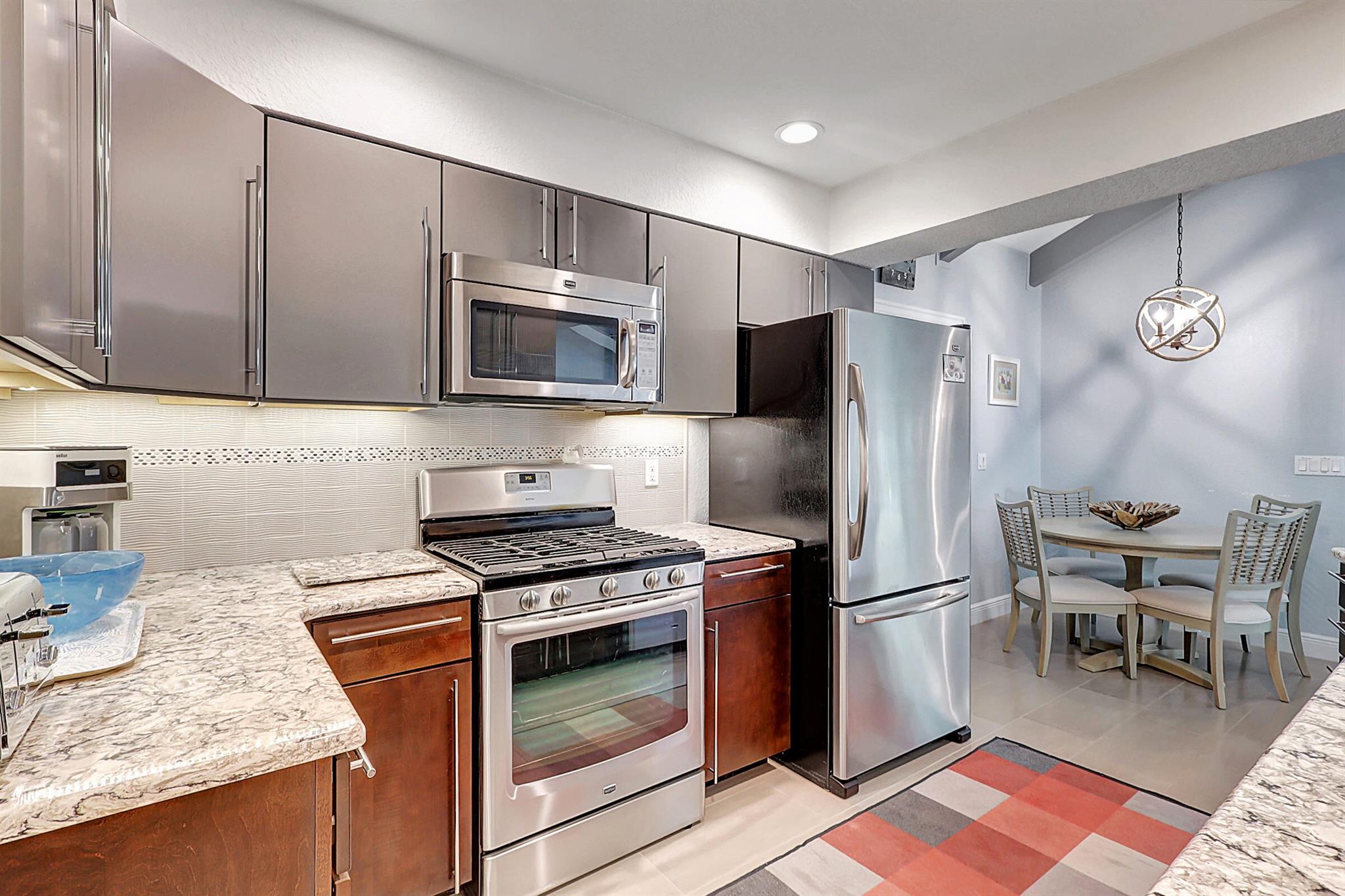 YACHT & COUNTRY CLUB OF S - Residential Lease