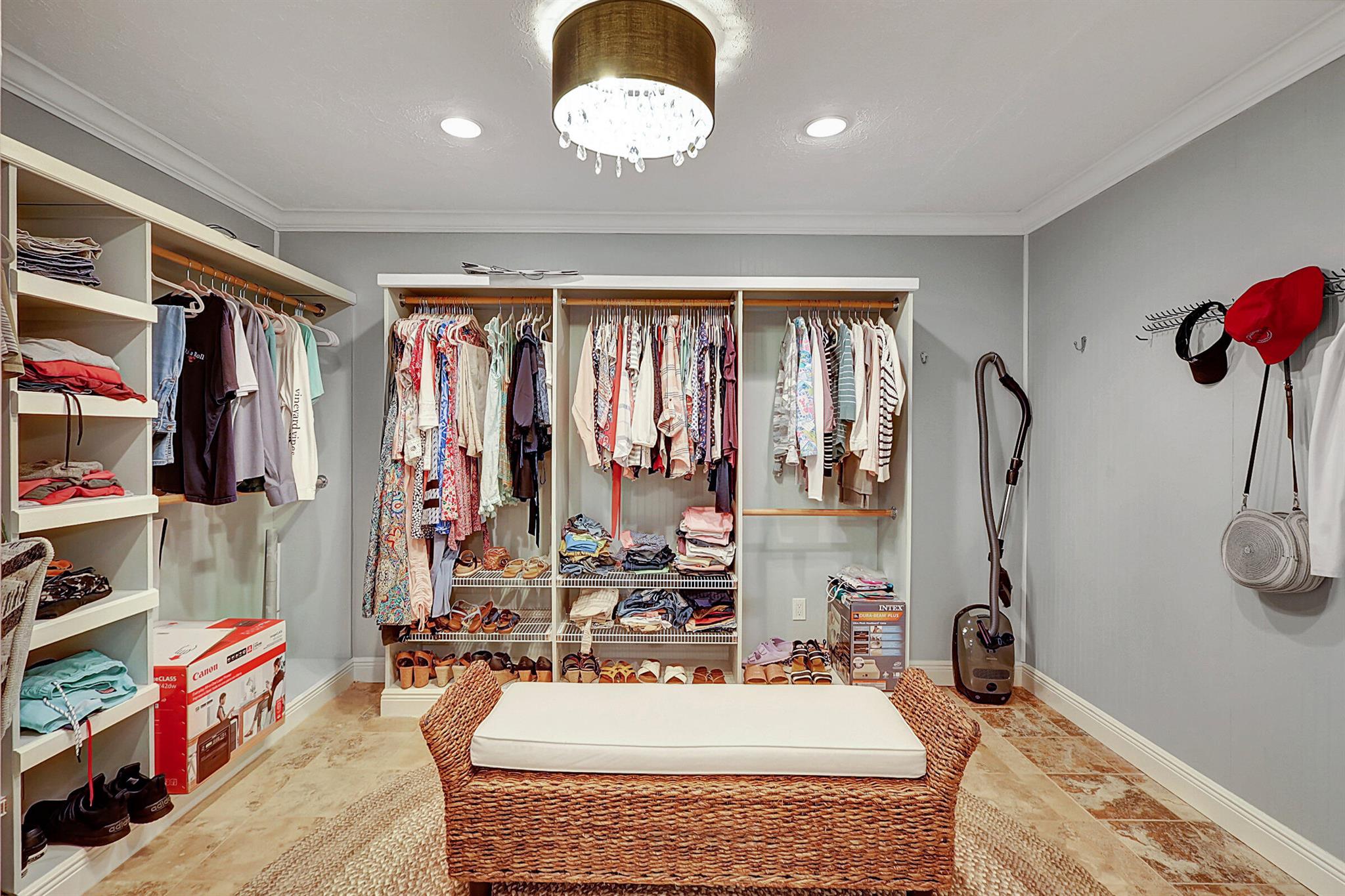 YACHT & COUNTRY CLUB OF S - Residential Lease