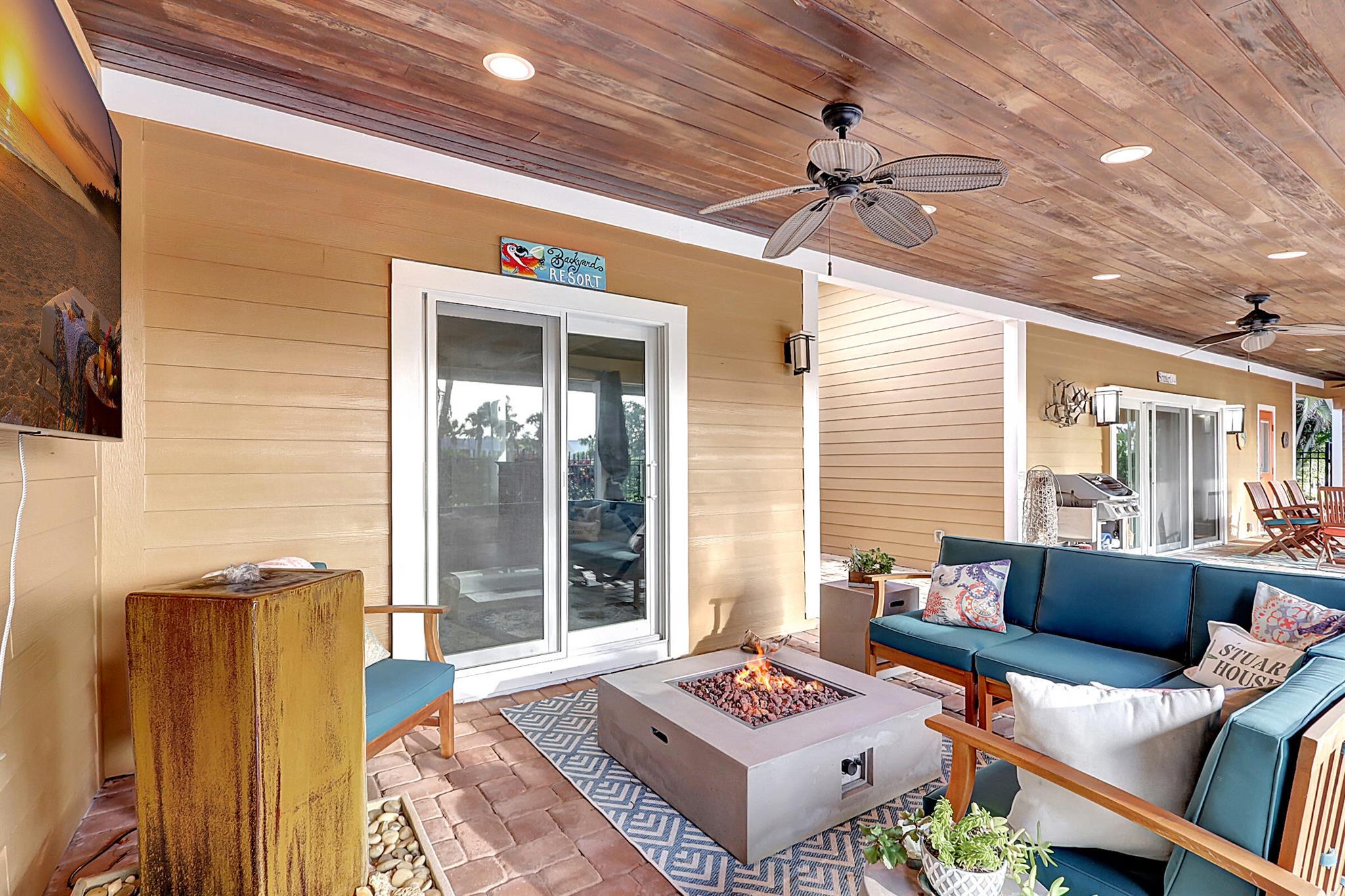 YACHT & COUNTRY CLUB OF S - Residential Lease