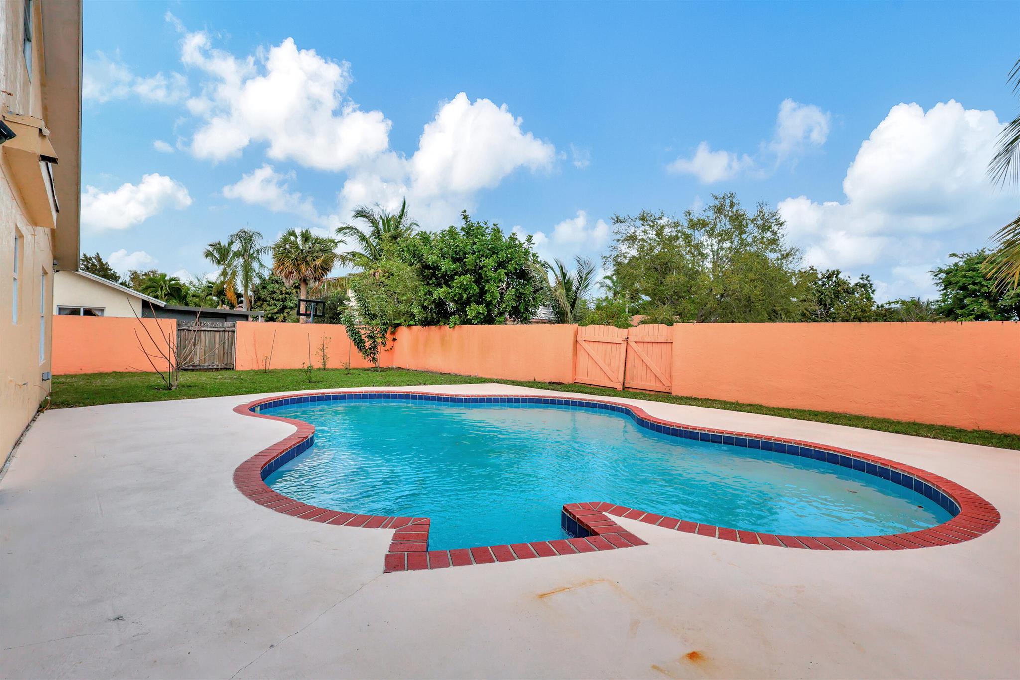 WOODED ACRES - Residential