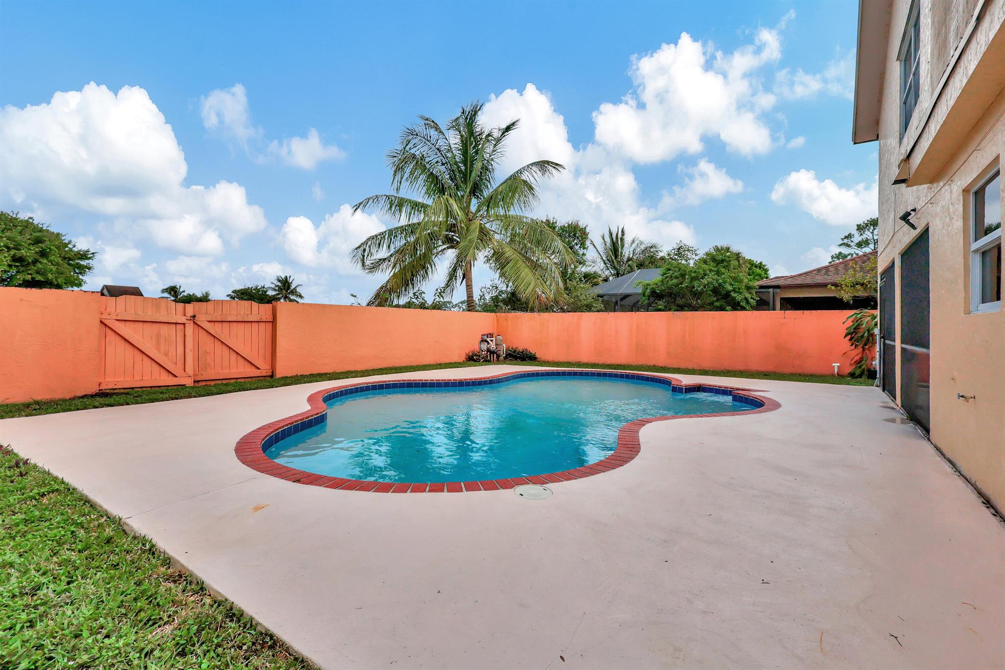 WOODED ACRES - Residential