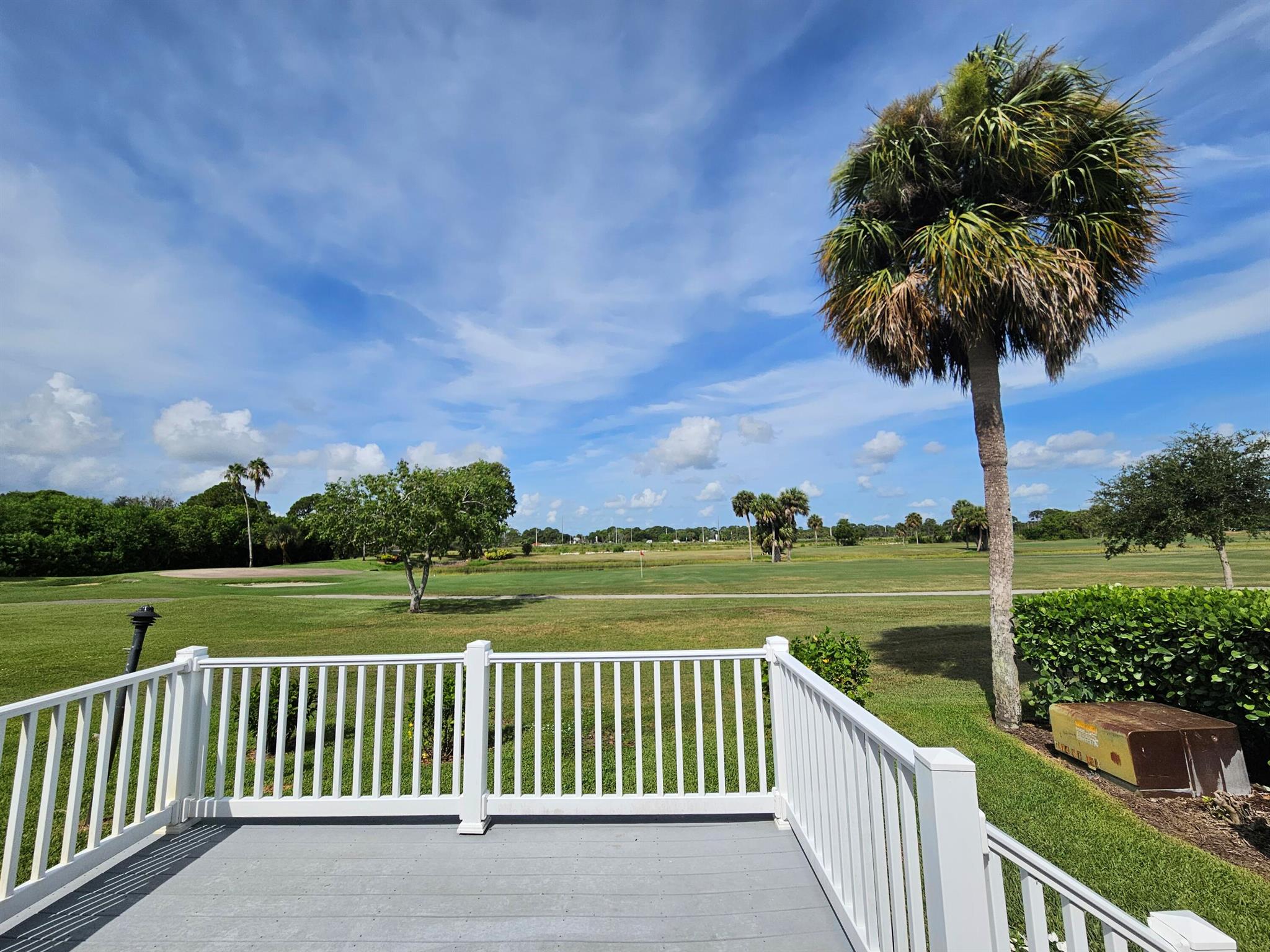 8004 SE Saratoga Drive, Hobe Sound, FL, 33455/$279,000 2 8004 SE Saratoga Drive