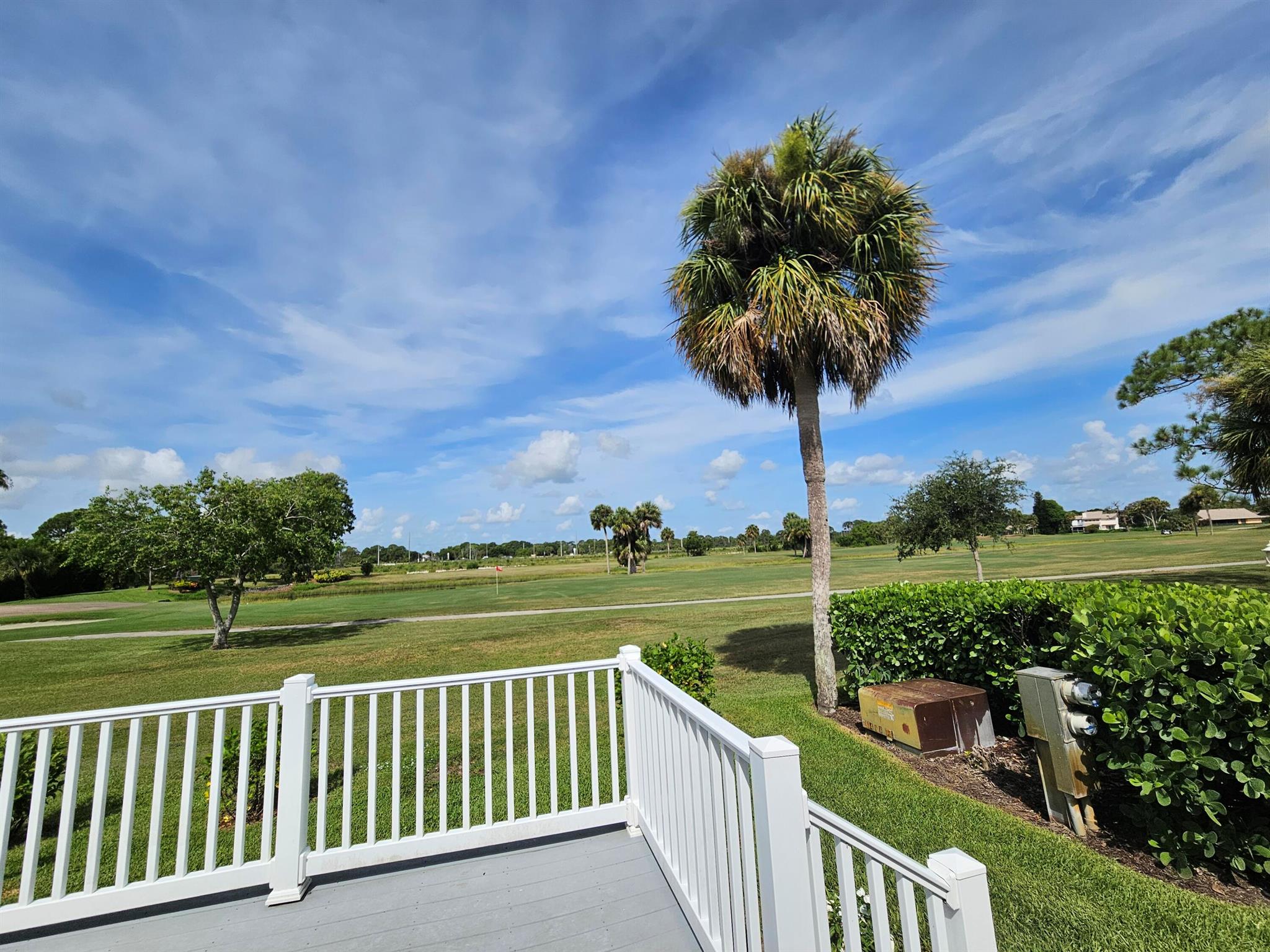 8004 SE Saratoga Drive, Hobe Sound, FL, 33455/$279,000 1 8004 SE Saratoga Drive