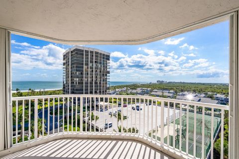 A home in Hutchinson Island