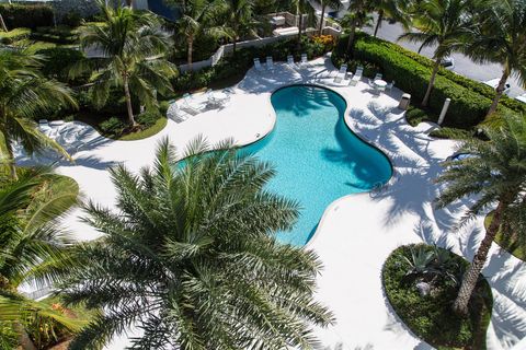 A home in Hutchinson Island