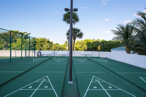 A home in Hutchinson Island