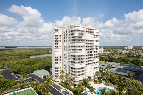 A home in Hutchinson Island