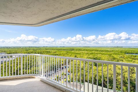 A home in Hutchinson Island