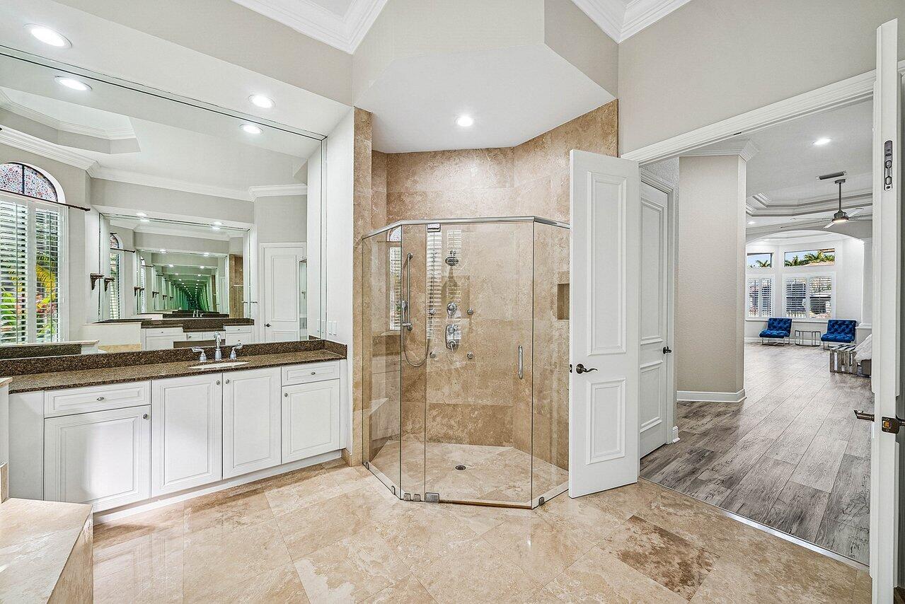 VERSAILLES - Residential