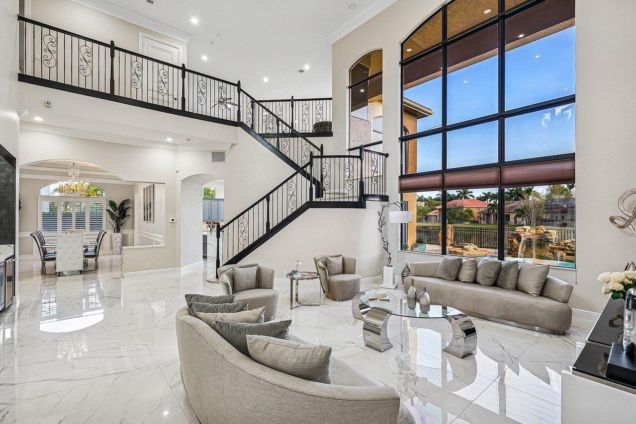 VERSAILLES - Residential