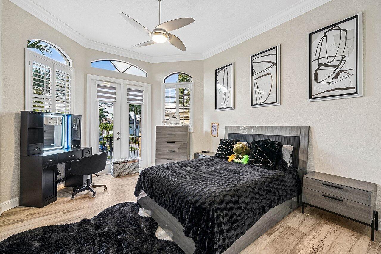 VERSAILLES - Residential