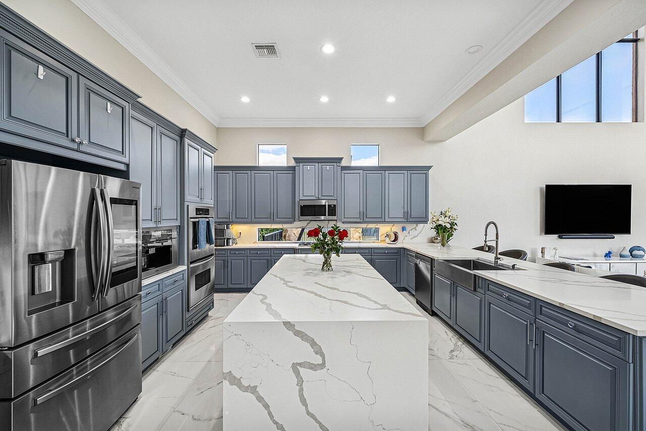 VERSAILLES - Residential