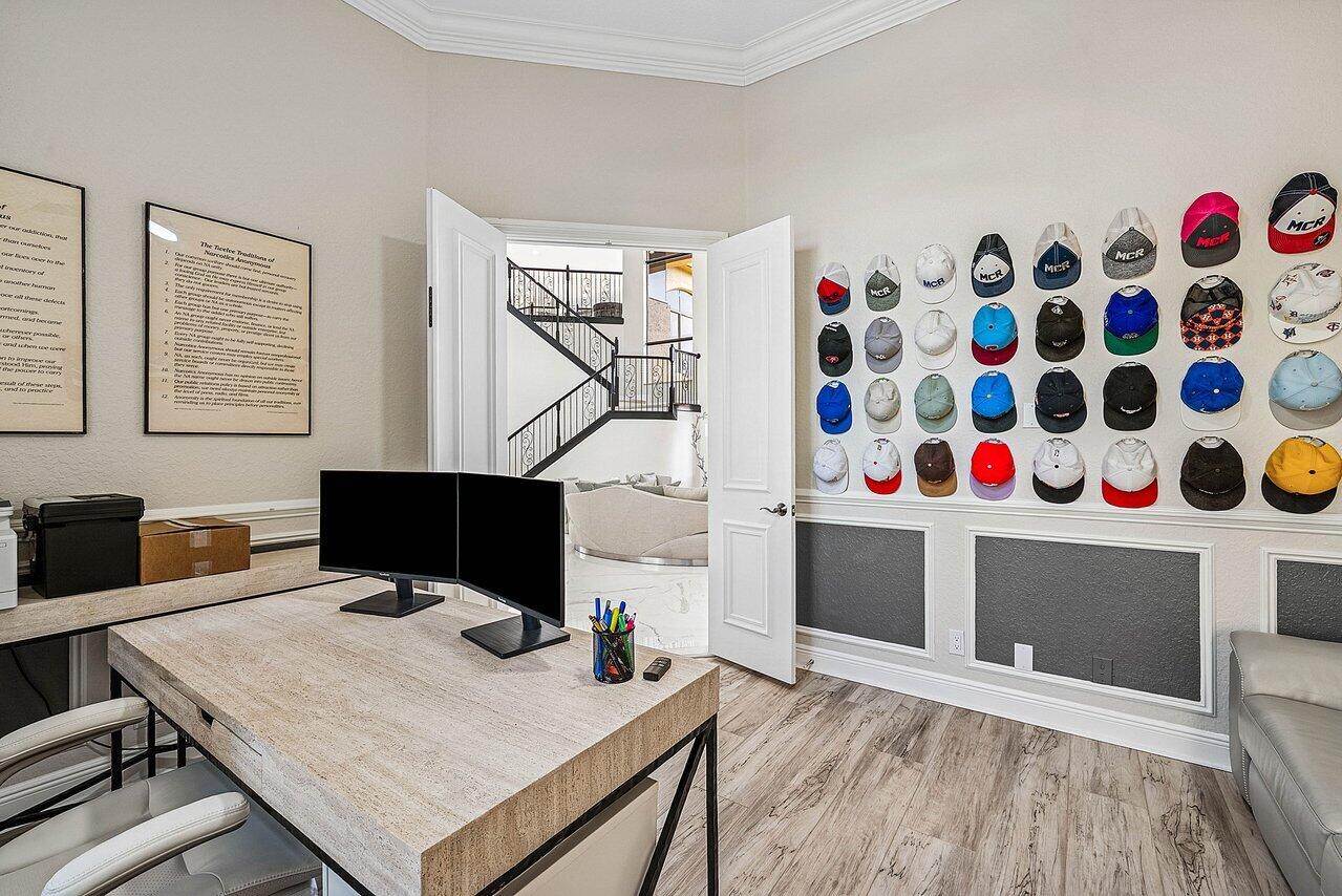 VERSAILLES - Residential