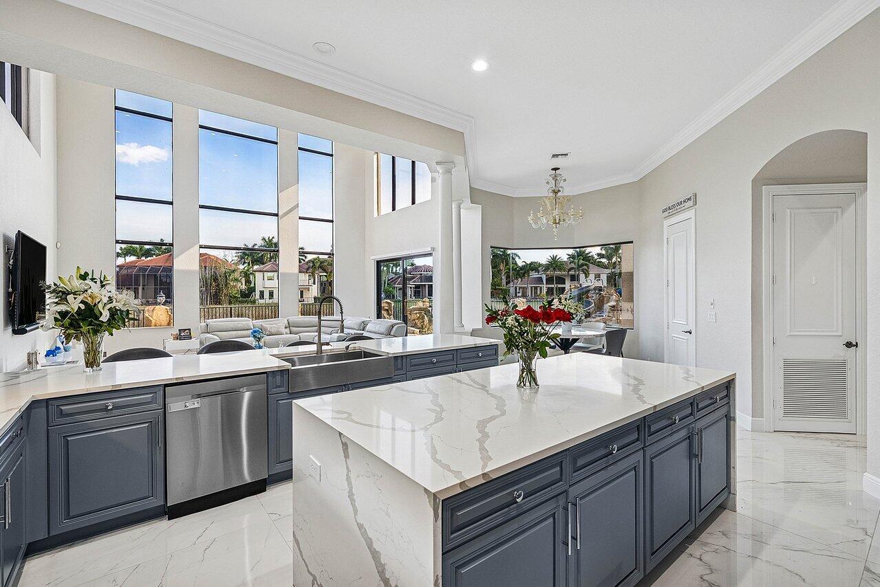 VERSAILLES - Residential